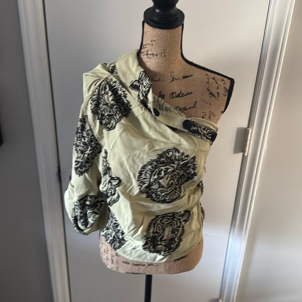 HELLESSY size 6 top